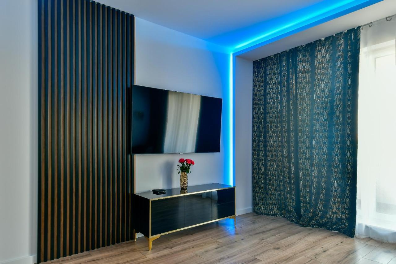 Apartament32 Golden Vip -Duze Miejsce Postojowe- Opolznevoye Bagian luar foto